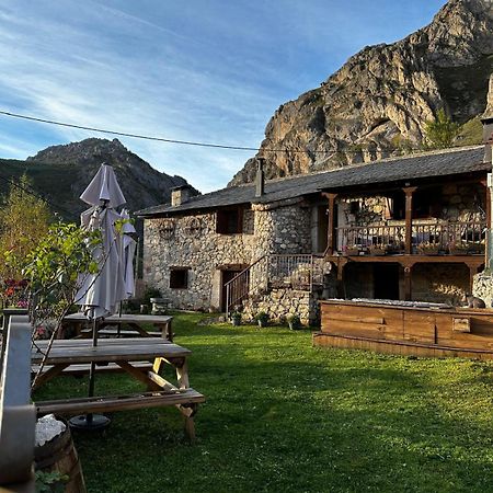 Apartamentos Rurales La Laguna Somiedo Valle de Lago ภายนอก รูปภาพ