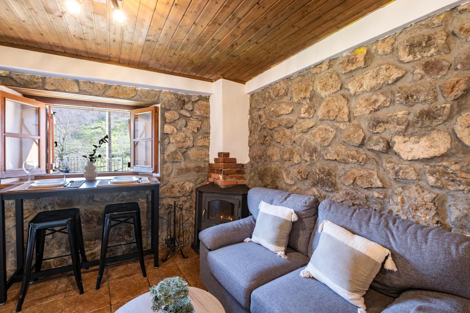 Apartamentos Rurales La Laguna Somiedo Valle de Lago ภายนอก รูปภาพ