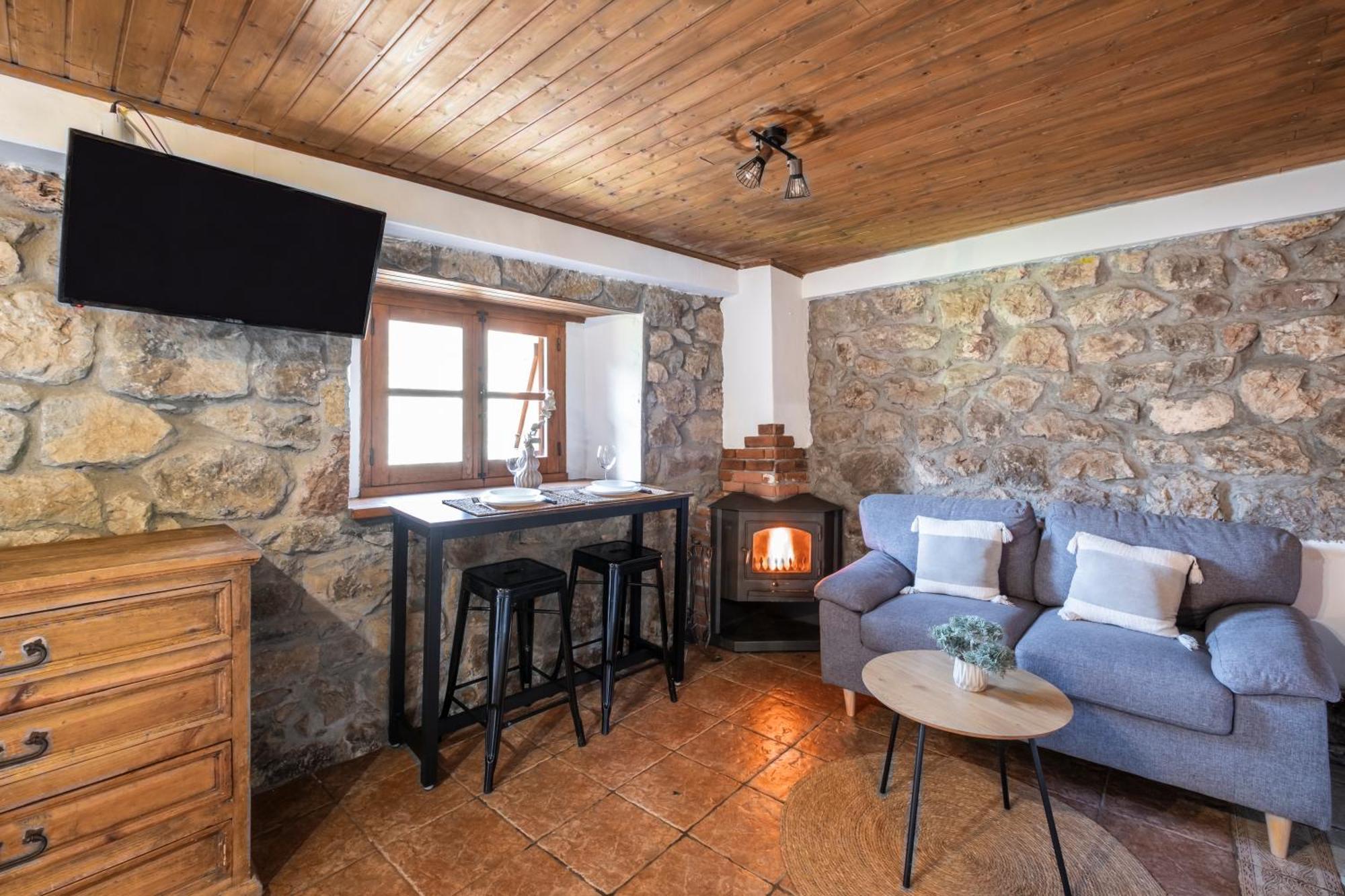 Apartamentos Rurales La Laguna Somiedo Valle de Lago ภายนอก รูปภาพ